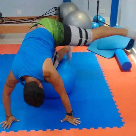 Pilates com equipamento profissional em São Vicente